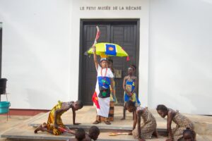 Bénin-Restitution de stage : de jeunes talents pour la relève en théâtre et sculpture
